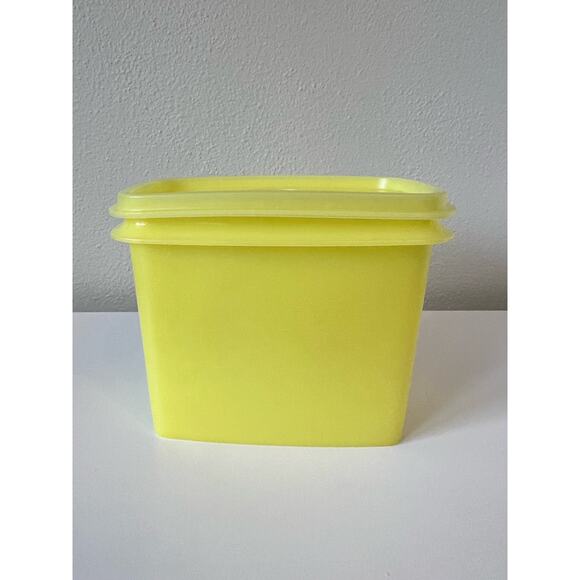Vintage Lemon Yellow Tupperware Rectangular Container #1243-3 With Lid #1244-6 - Picture 13 of 14